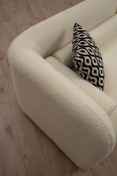 Hanah Home Třímístná pohovka Victoria 228 cm boucle krémová