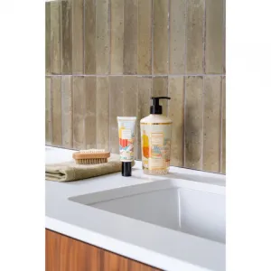 Baobab Collection Body Wellness À Saint-Tropez mlieko na ruky a telo 350 ml