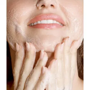 KORA Organics Turmeric Glow Foaming Cleanser čistiaca pena na tvár 150 ml