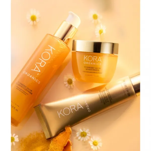 KORA Organics Turmeric Glow Foaming Cleanser čistiaca pena na tvár 150 ml