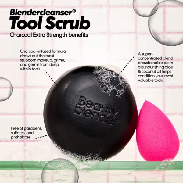 beautyblender® Tool Scrub Charcoal tuhý čistič na make-up hubky a štetce 150 g
