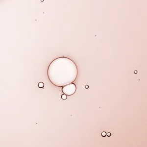 KORA Organics Turmeric Glow Drops rozjasňujúce sérum s niacínamidom 30 ml