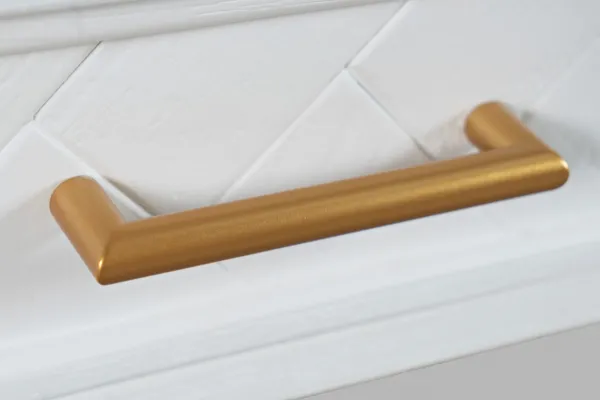 LivinHill Psací stůl Avola 122 cm s nabíjecí stanicí z masivu bílý