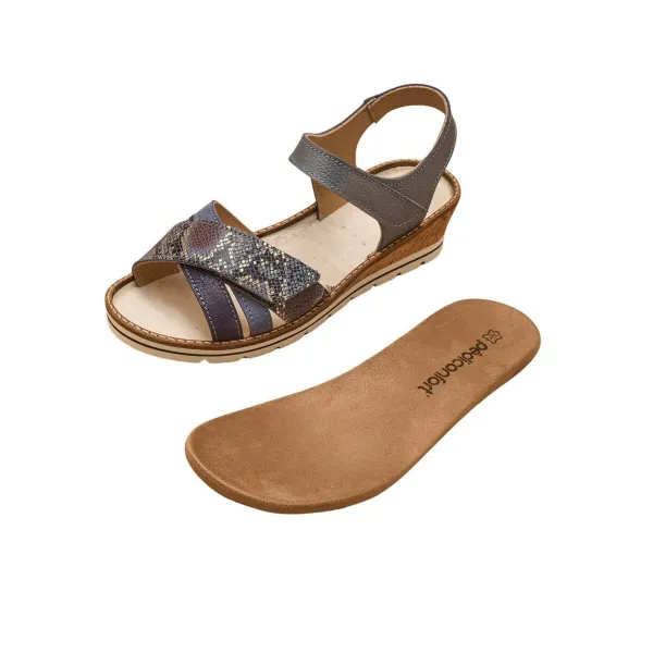 PÉDICONFORT® - Sandále na suchý zips, nízky klinový podpätok