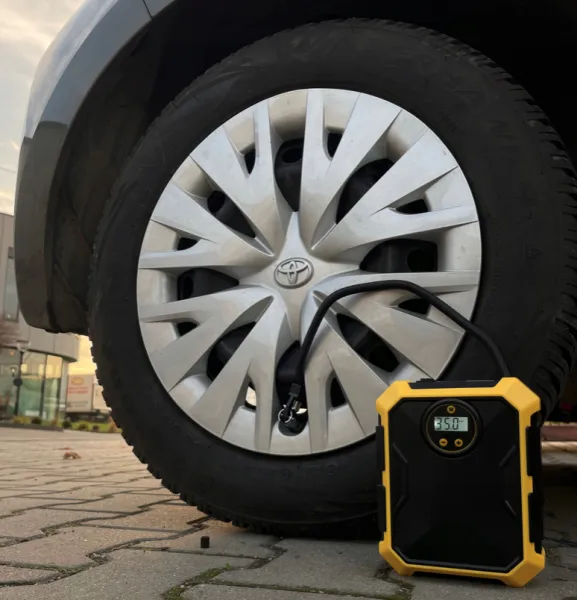 Kompaktnýautomobilovýkompresor12Vsvýkonom100W