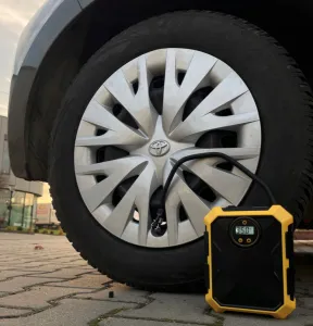 Kompaktnýautomobilovýkompresor12Vsvýkonom100W