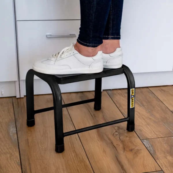 Oceľovýschodíksnosnosťou150kg-čierny