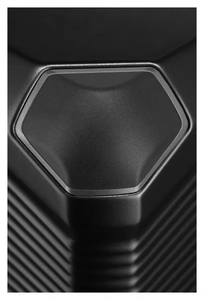 Malý škrupinový kufor Travelite Millennium S Black