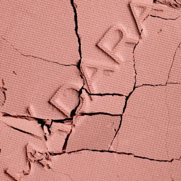 MÁDARA Magnetic Blush púdrová lícenka odtieň Bare Blossom 6 g