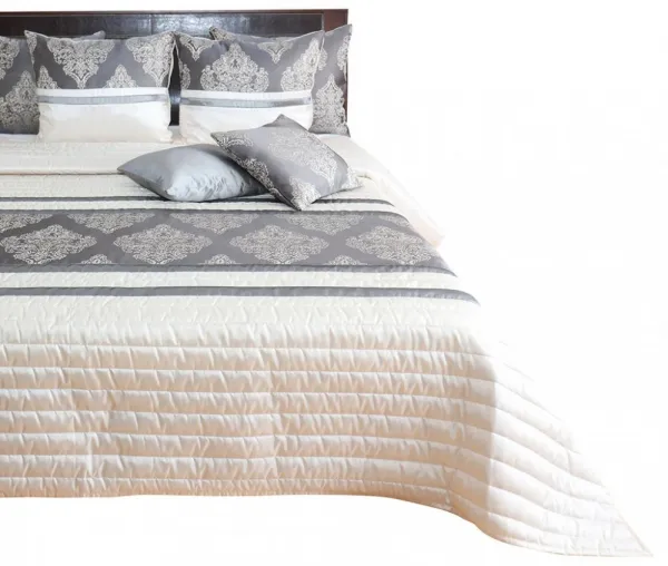 Domtextilu Luxusný prehoz na posteľ s barokovým designom v zlato sivej farbe Šírka: 220 cm | Dĺžka: 240 cm Šírka: 220 cm | Dĺžka: 240 cm 29117_93356