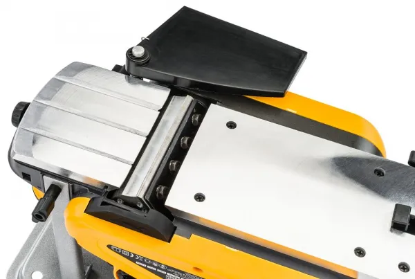 Elektrický hoblík PM-SE-2000T – 1600 W, s príslušenstvom a stolovou základňou