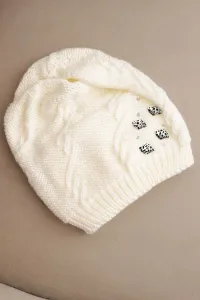 Dámska zimná čiapka Kesi s aplikáciami