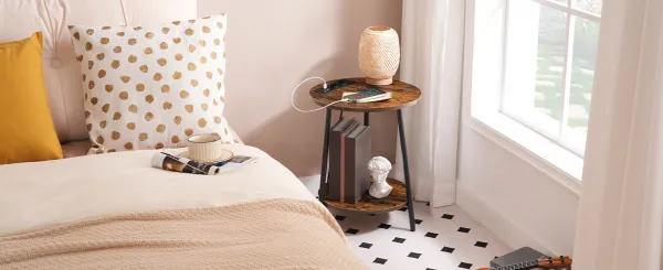 Okrúhly odkladací stolík Vasagle Leky 40 cm s nabíjacou stanicou hnedý/čierny