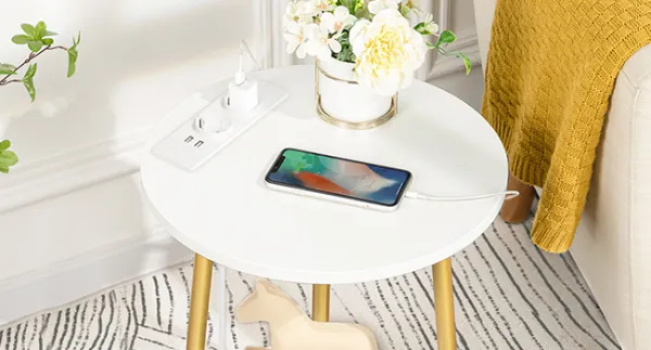 Okrúhly odkladací stolík Vasagle Luretta 40 cm s nabíjacou stanicou biely/zlatý
