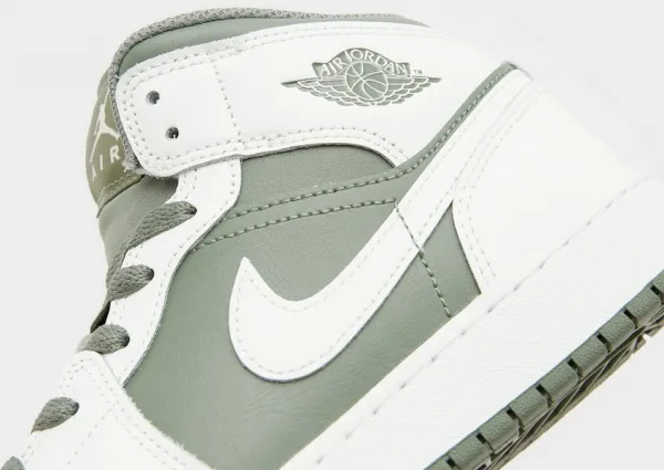 Jordan Air 1 Mid Bg