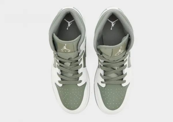 Jordan Air 1 Mid Bg