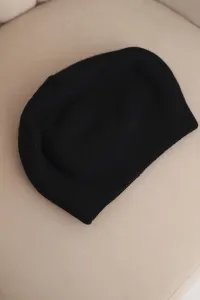 Kesi dámska klasická vlnená čiapka K420 čierna