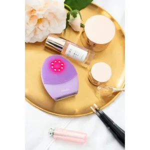 FOREO LUNA™4 Plus čistiaci sonický prístroj s termo funkciou a spevňujúcou masážou pre citlivú pleť 1 ks