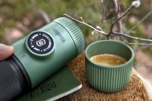 Nanopresso Moss Green + pevný obal
