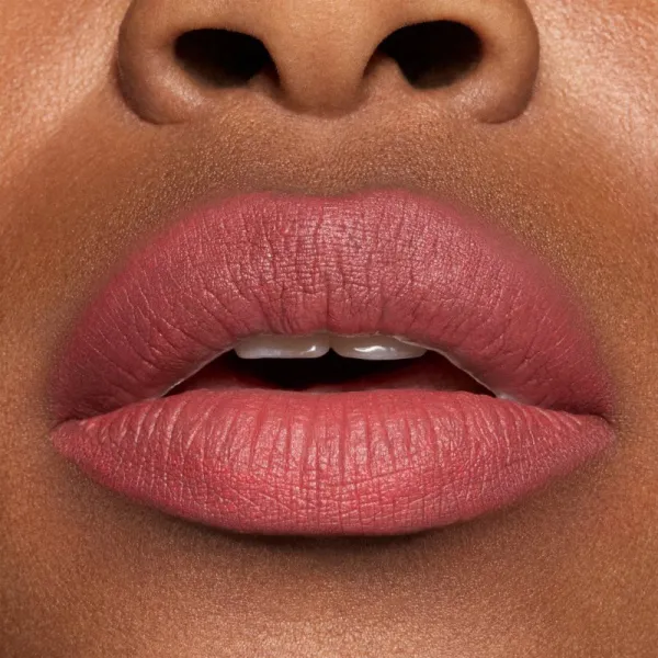 MAC Cosmetics Powder Kiss Hazy Matte matný rúž odtieň Brickthrough 3.5 g