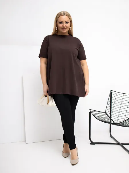 Plus size tunika v tmavohnedej farbe
