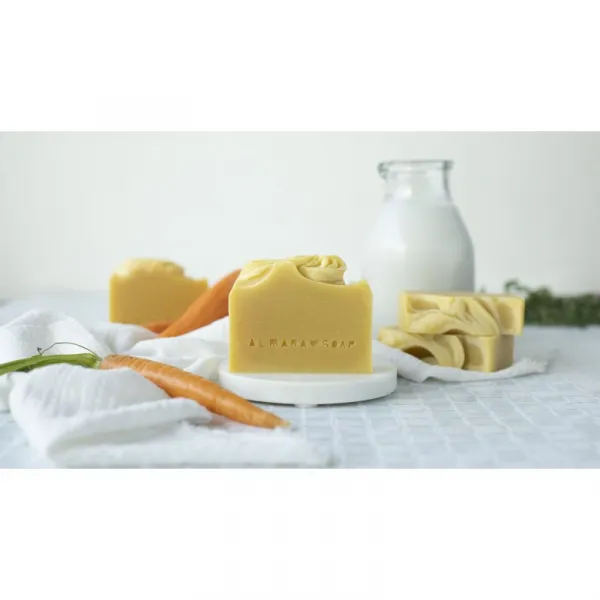 Almara Soap Natural Creamy Carrot ručne vyrobené mydlo 90 g