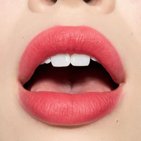 MAC Cosmetics Powder Kiss Hazy Matte matný rúž odtieň Little Tamed 3.5 g