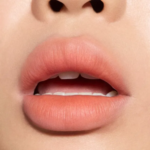 MAC Cosmetics Powder Kiss Hazy Matte matný rúž odtieň Moving On Up 3.5 g