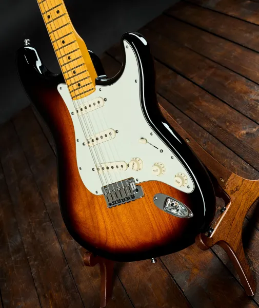 Fender 2015 American Deluxe Stratocaster V Neck