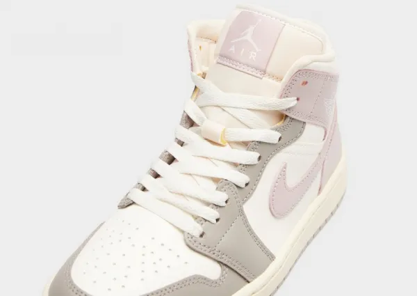 Wmns Air Jordan 1 Mid