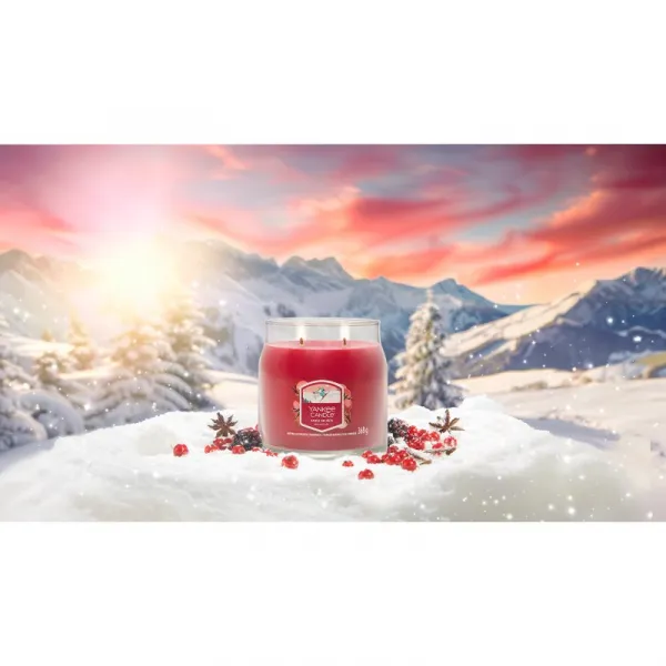 Yankee Candle Santa On Skis vonná sviečka 368 g