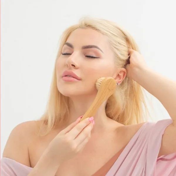 Crystallove Bamboo Face Brush čistiaca kefka na pleť 1 ks