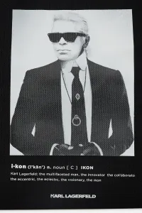 Taška Karl Lagerfeld K/Essential Karl Artwork Shop Black