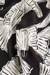 Šatka Karl Lagerfeld K/Signature Fan Sm Silk Scarf Fan-Black