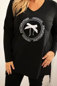 Legínovo Dámska blúzka s dlhším zadným dielom a potlačou čierna Farba: Modrá, Veľkosť: 2XL