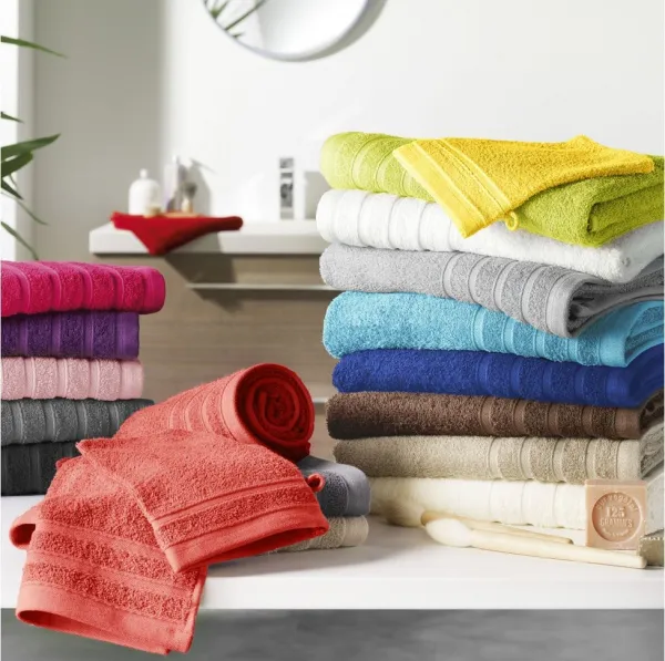 Domtextilu Bavlnený uterák v trendy mentolovej farbe 70 x 130 cm 33661