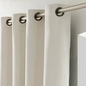 Zatemňovací a izolačný záves s kovovými očkami