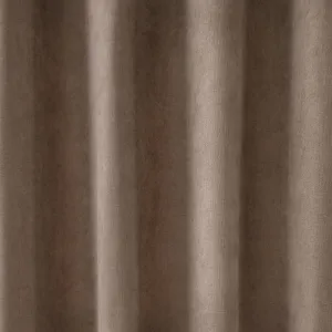 Zatemňovací a izolačný záves s kovovými očkami