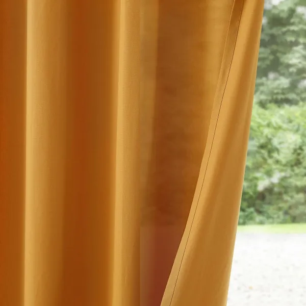 Jednofarebný zatemňovací záves zn. Colombine® zakončený očkami