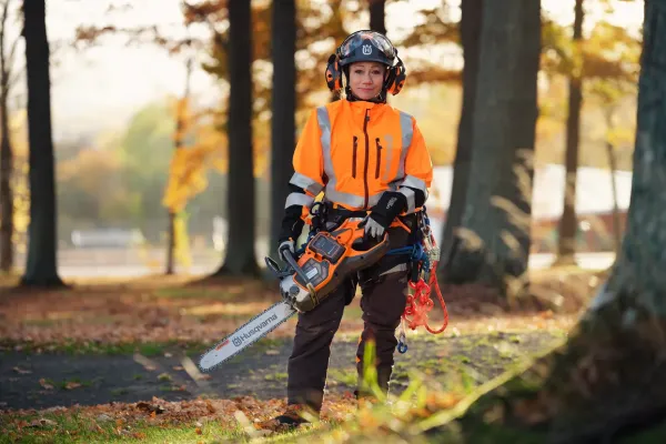 Akumulátorová reťazová píla Husqvarna 550i XP® bez akumulátora a nabíjačky