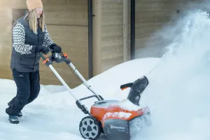 Snehová fréza Husqvarna ST 253i bez akumulátora a nabíjačky