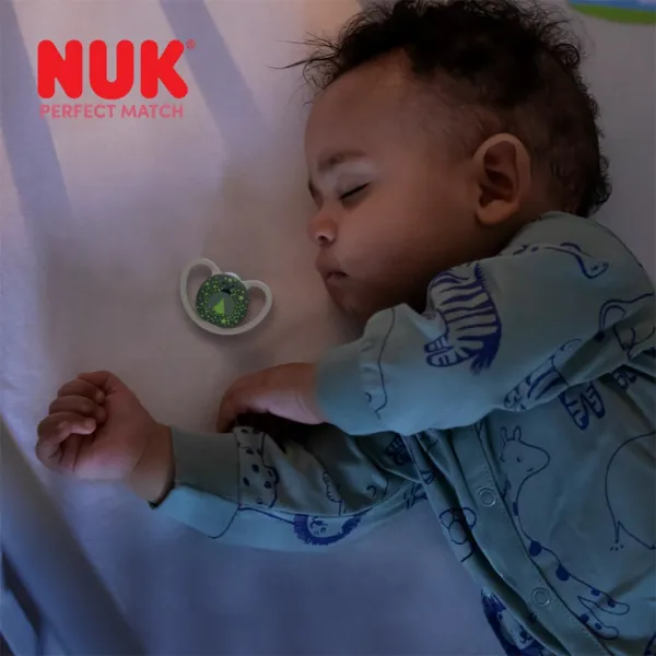 Dojčenský cumlík  NUK Perfect Match Air Night FIREFLY/SHEEP 0-6m 2ks 0-6 m