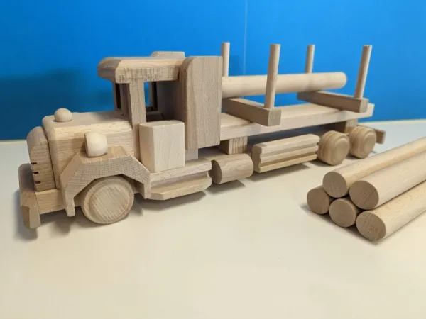 Drevený kamión s kládami, 38 x 9 x 12 cm