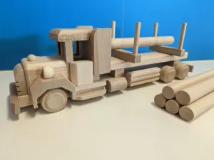 Drevený kamión s kládami, 38 x 9 x 12 cm