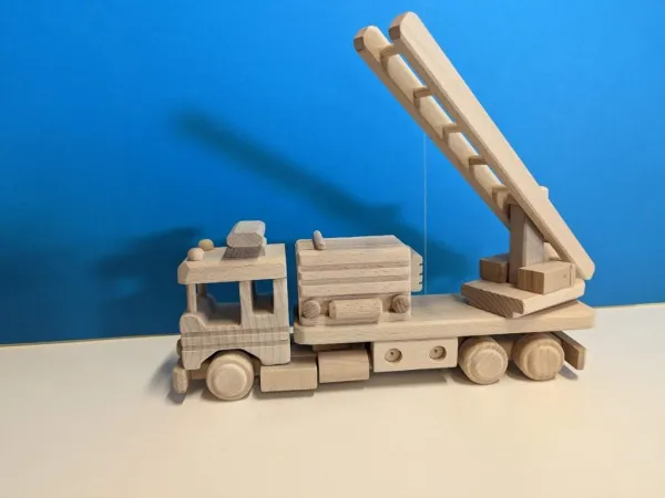 Drevené hasičské auto, 35 x 7 x 14 cm