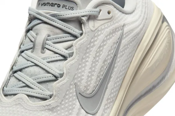 Nike Vomero Plus "Platinum Tint" (IQ0308-094)