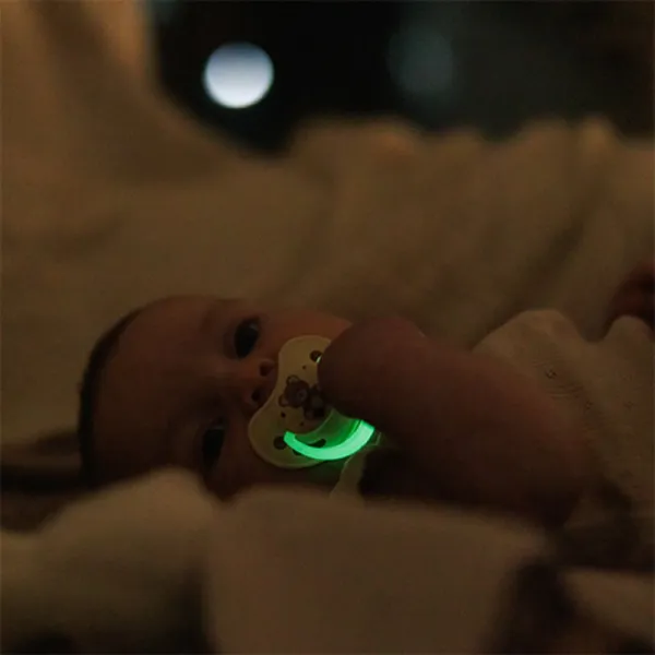 BabyOno Take Care Anatomical Silicone Soothers cumlík Night & Day 0-6m 2 ks