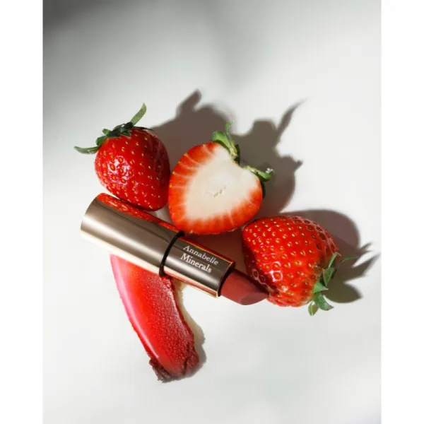 Annabelle Minerals Sheer Lipstick hydratačný lesklý rúž odtieň Strawberry 3,5 g