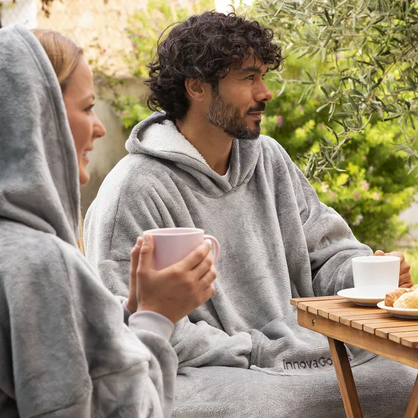 InnovaGoods Oversized mikinová deka s kapucí s fleecovou podšívkou Swug