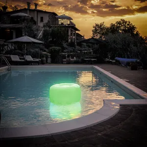 InnovaGoods Nafukovací sedačka s vícebarevnou LED a dálkovým ovladačem Pulight